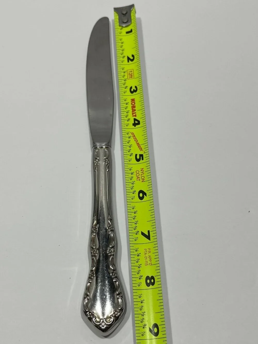 Set of 4 Oneida/Deluxe Distinction Stainless Steel MANSION HALL Dinner Knives